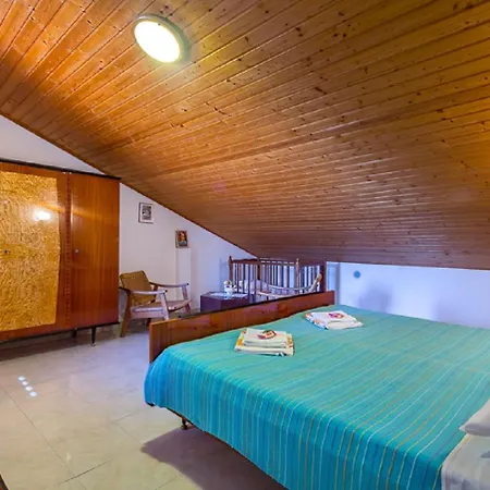 House Cador * Vinkuran