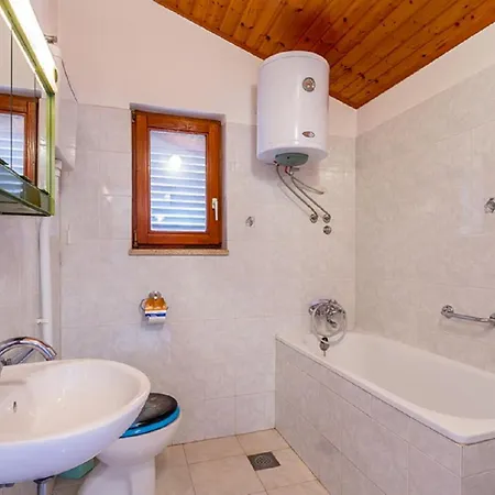 House Cador * Vinkuran